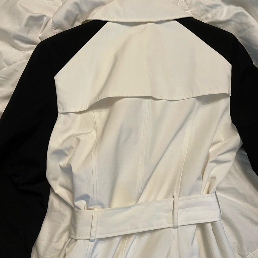 Calvin Klein trench coat - Picture 6 of 6